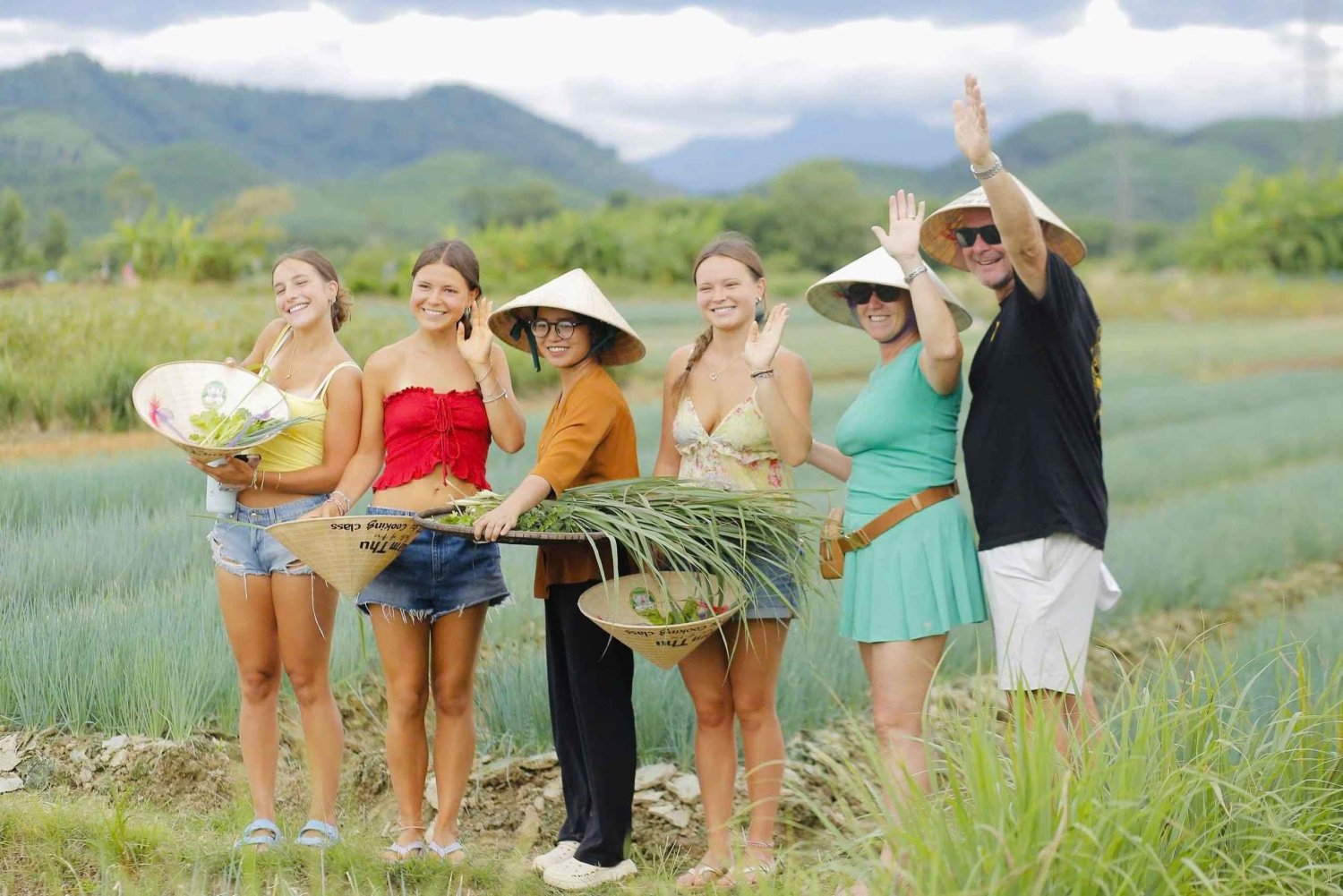 Hue: luomutila ja paikallinen ruoanlaittokurssi