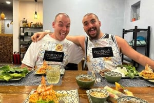 Corso di cucina immersivo e tour del mercato con chef locale + ricettario