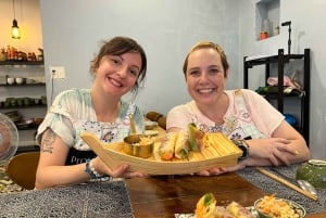 Aula de culinária imersiva e passeio pelo mercado de BenThanh com um chef local