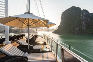 JadeSails - Luxuriöse Halong & Lan Ha Bay Kreuzfahrt ab Hanoi