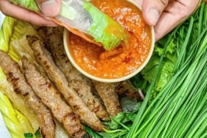 Kon Tum: Wycieczka po mieście i lokalnych smakach z odbiorem