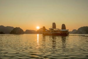 Crucero de 2 días y 1 noche por la bahía de Lan Ha