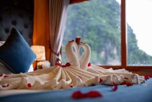 Lan Ha Bay boutique cruises with small group