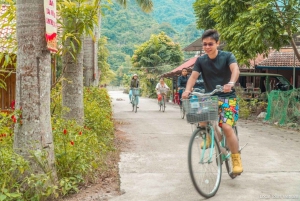 Escursione nella baia di Lan Ha: Kayak, nuoto e bicicletta