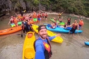 Crucero de lujo con balcón en la bahía de Lan Ha: bici, kayak, comidas