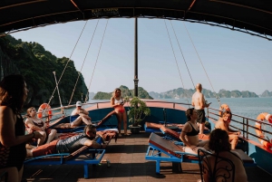 Hanoi: 2-Day Ha Long and Lan Ha Bay Cruise with Kayaking