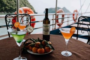 Hanoi: 2-Day Ha Long and Lan Ha Bay Cruise with Kayaking