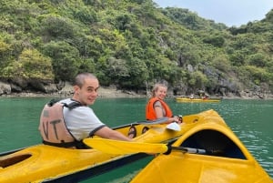 Hanoi: 2-Day Ha Long and Lan Ha Bay Cruise with Kayaking