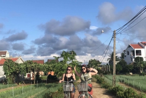 Lantern Making Class and Tra Que Bike Tour in Hoi An