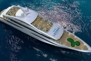 Leona 5 stars cruise explores Ha Long Bay extremely safely