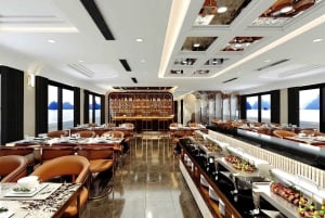 Leona 5 stars cruise explores Ha Long Bay extremely safely