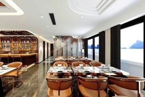 Leona 5 stars cruise explores Ha Long Bay extremely safely