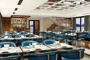 Leona 5 stars cruise explores Ha Long Bay extremely safely