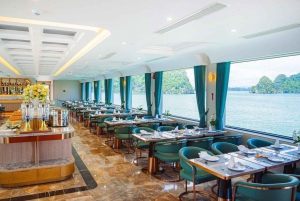 Leona 5 stars cruise explores Ha Long Bay extremely safely