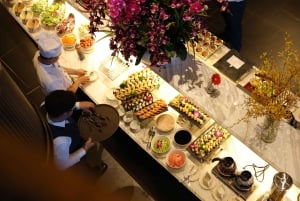 Jantar de luxo a bordo do Cruzeiro Elite no rio Saigon