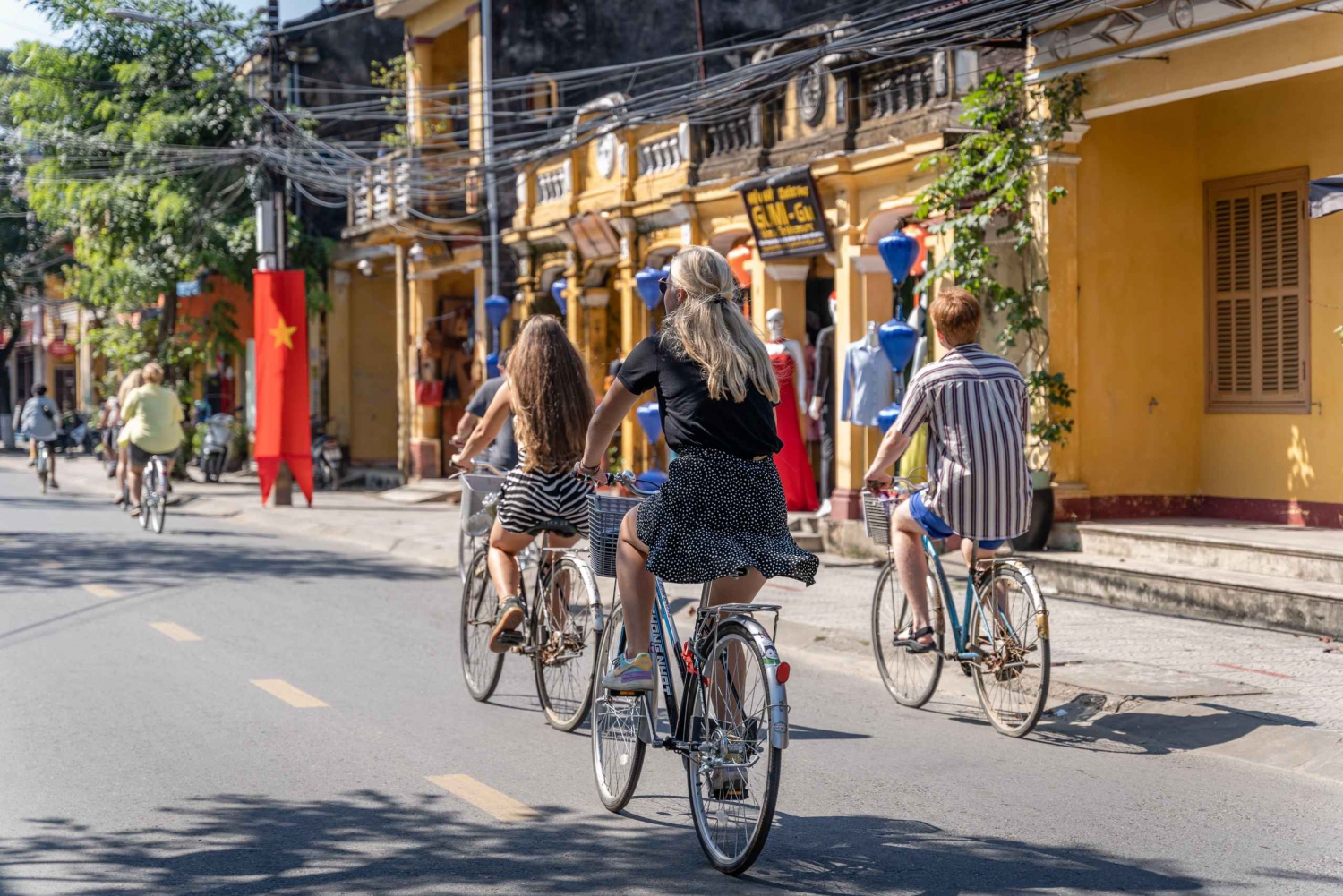 Mad Monkey Hoi An Bicycle Tour