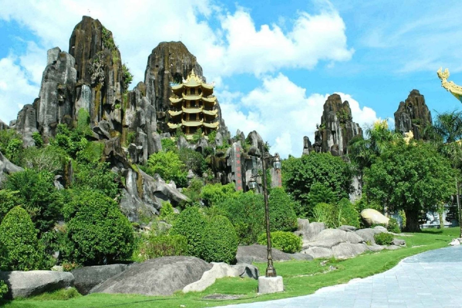 Montanhas de mármore - Montanhas dos macacos - Caverna Am Phu Excursão matinal