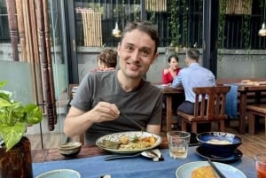 Hanói por la mañana: desayuno tradicional y café con huevo