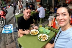 Hanói por la mañana: desayuno tradicional y café con huevo