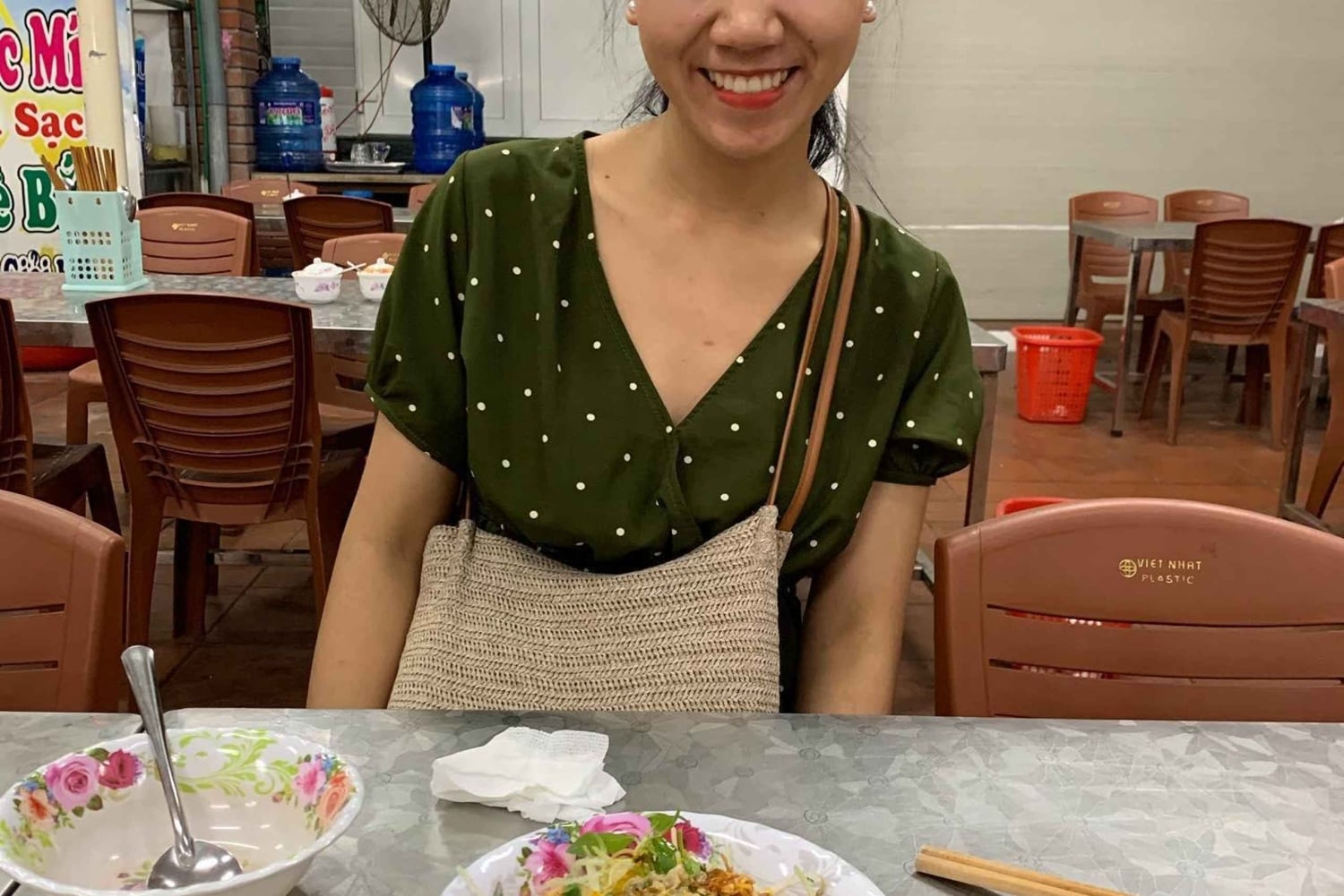 Tour gastronómico de mota em Hue com presentes locais