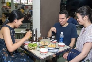 Tour gastronómico de mota em Hue com presentes locais