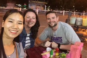 Tour gastronómico de mota em Hue com presentes locais
