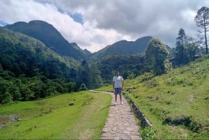 Mu Cang Chai: 2-Day Motorbike Tour to Sapa with Homestay