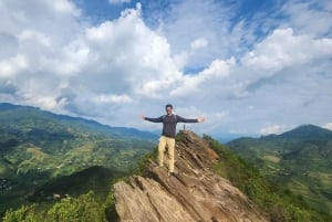 Mu Cang Chai: tour in moto di 2 giorni a Sapa con alloggio in famiglia