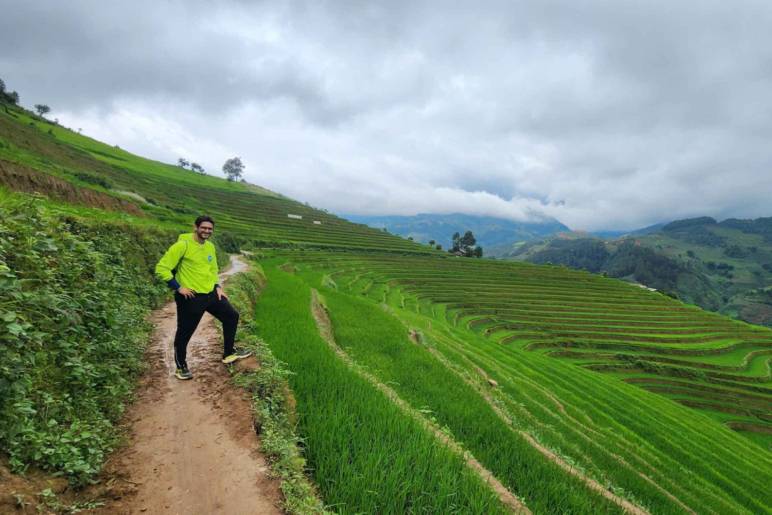 Mu Cang Chai: Full-Day Trek with Lunch and Batik Workshop