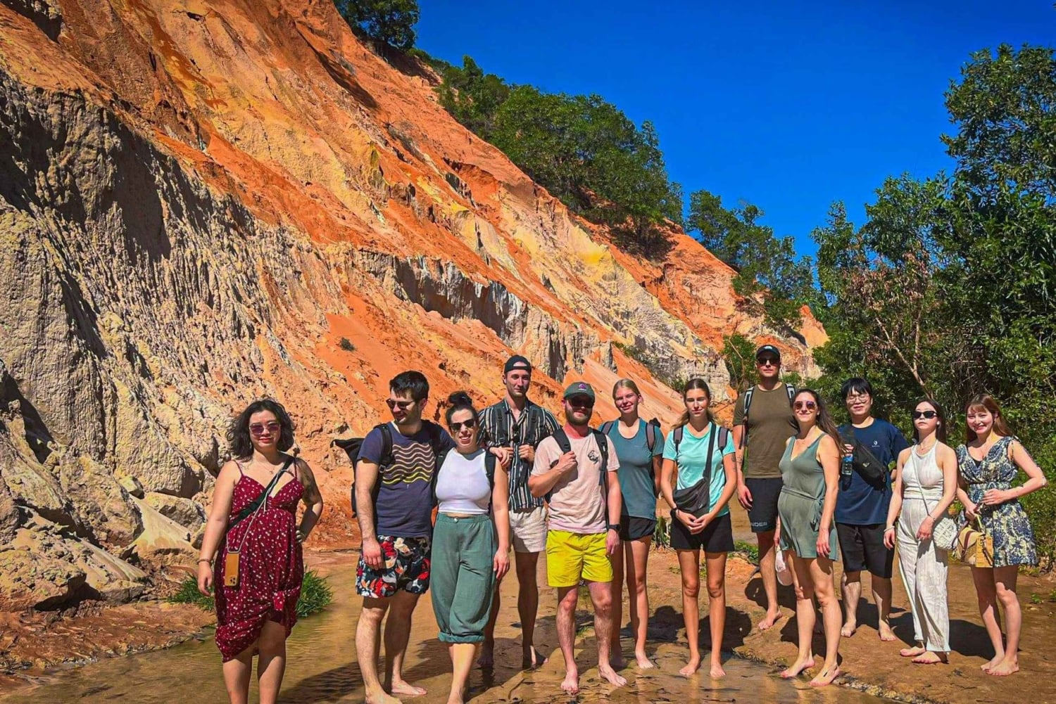 Mui Ne: Sand Dunes Jeep Tour with Friendly English Guide
