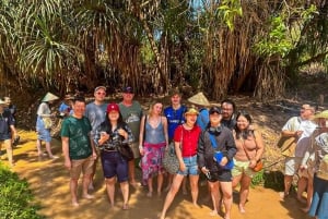 Mui Ne: Sand Dunes Jeep Tour with Friendly English Guide