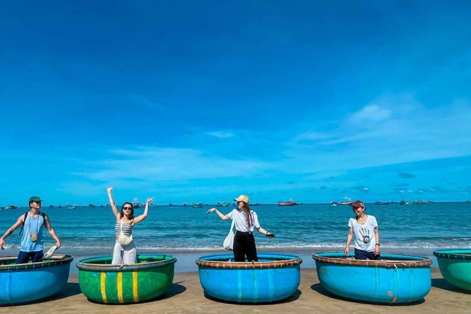 Mui Ne Tour privado en jeep por las dunas de arena con autocaravana ATV