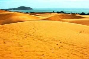 Mui Ne: Jeep-tur vid soluppgång och solnedgång med röda sanddyner