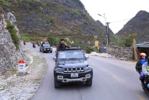 Nowy nowoczesny Jeep - Pętla Ha Giang 3 dni - Pokój prywatny