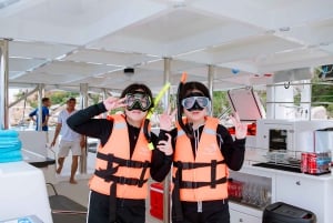 Bahía de Nha Trang: Escapada en velero al atardecer con el yate Nemo