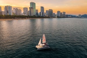 Nha Trang-bugten: Sejltur i solnedgang med Nemo Yacht