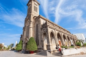 Nha Trang : visite des sites incontournables de la ville avec un guide de la région