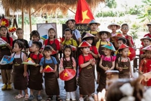Nha Trang: taller de pintura de sombreros cónicos