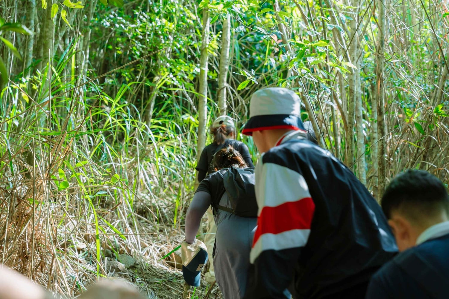 Nha Trang: Hon En Peak Hike & Paragliding Experience