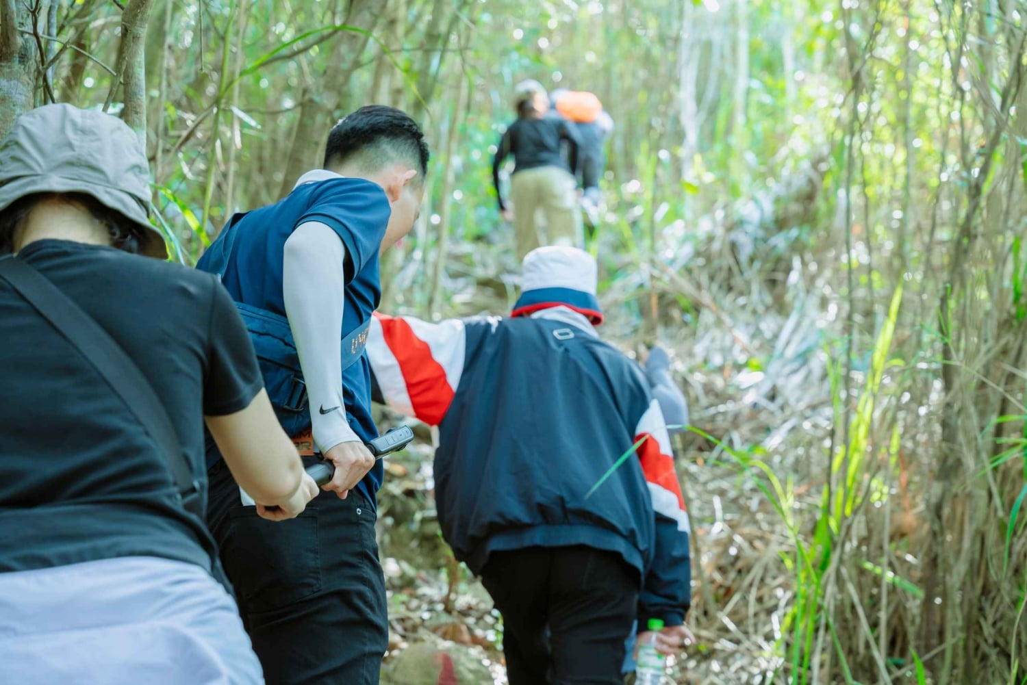 Nha Trang: Hon En Peak Hike & Paragliding Experience