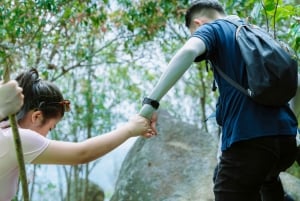 Nha Trang: Hon En Peak Hike & Paragliding Experience