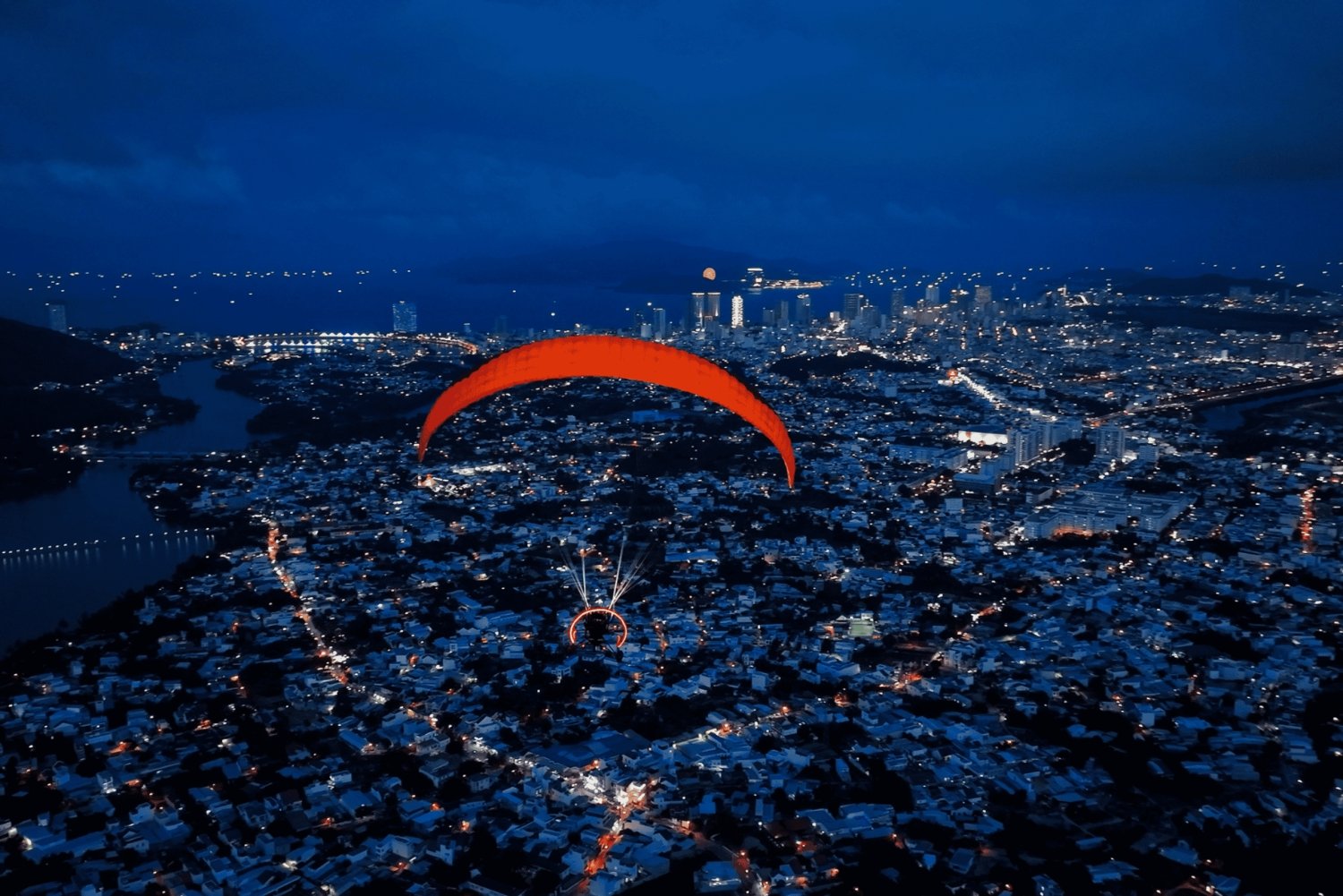 Nha Trang: Tour noturno de paramotor