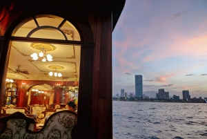 Nha Trang: Romantic Sunset Cocktails and Dinner Cruise