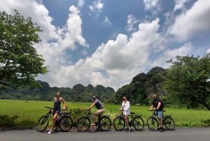 Ninh Binh 2 jours et 1 nuit pour un petit groupe de 9 personnes au départ de Hanoi