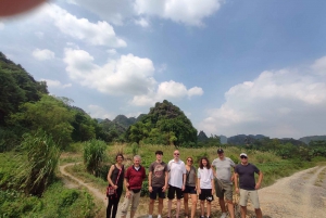 Ninh Binh 2 dias e 1 noite Excursão para um pequeno grupo de 9 pessoas saindo de Hanói