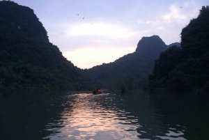 Ninh Binh 2 jours et 1 nuit pour un petit groupe de 9 personnes au départ de Hanoi