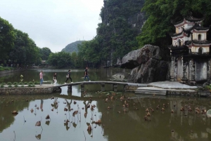 Tour di Ninh Binh di 2 giorni e 1 notte per piccoli gruppi di 9 persone da Hanoi