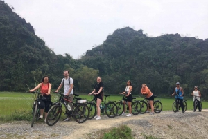 Ninh Binh 2 jours et 1 nuit pour un petit groupe de 9 personnes au départ de Hanoi