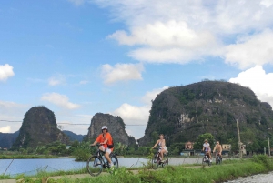 Ninh Binh 2 dager og 1 natt, liten gruppe på 9 personer, tur fra Hanoi