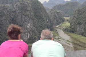 Ninh Binh 2 dagar 1 natt Liten grupp med 9 turer från Hanoi